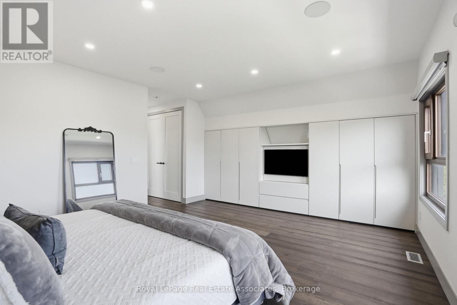 357B MELROSE STREET - 23