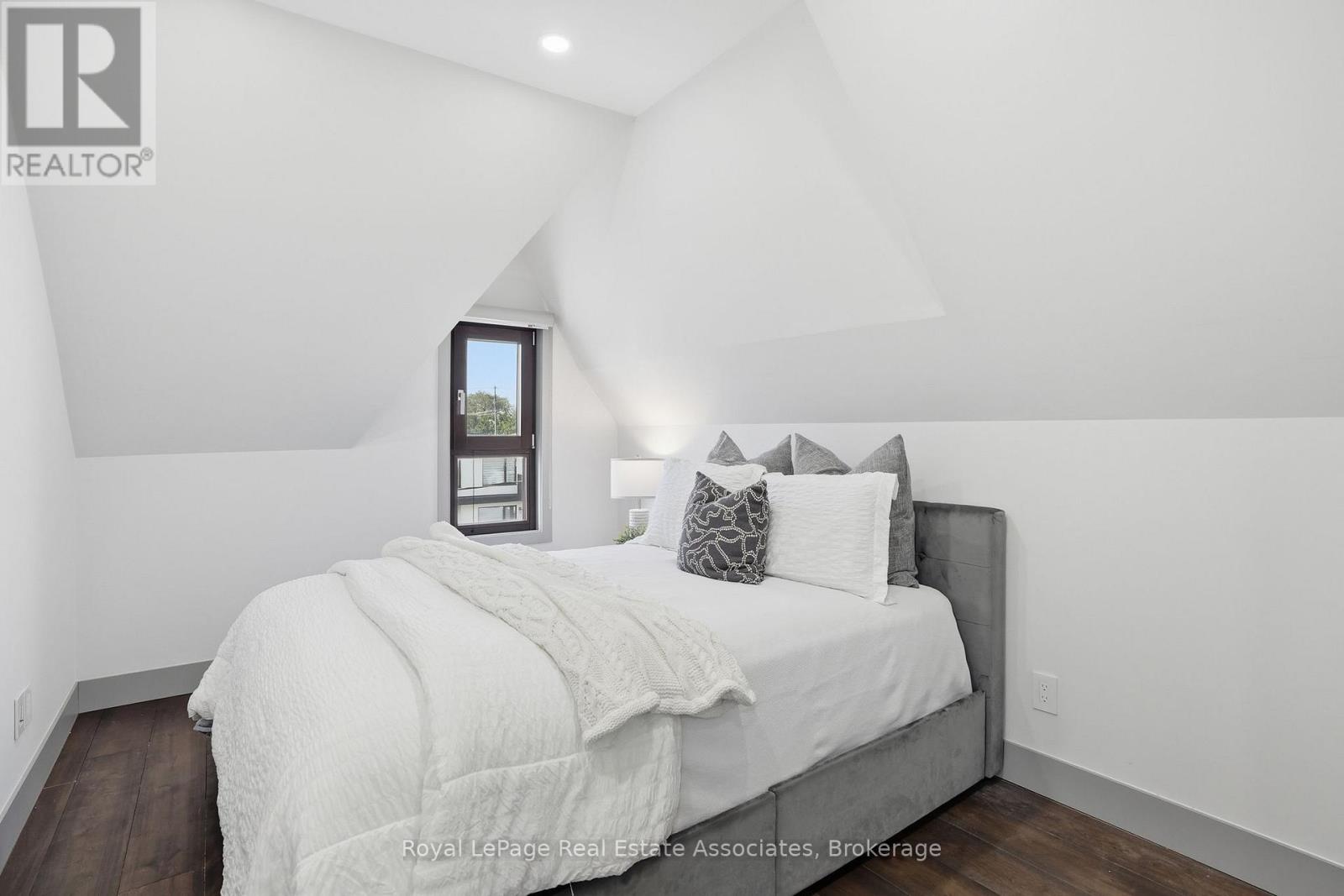 357B MELROSE STREET - 25