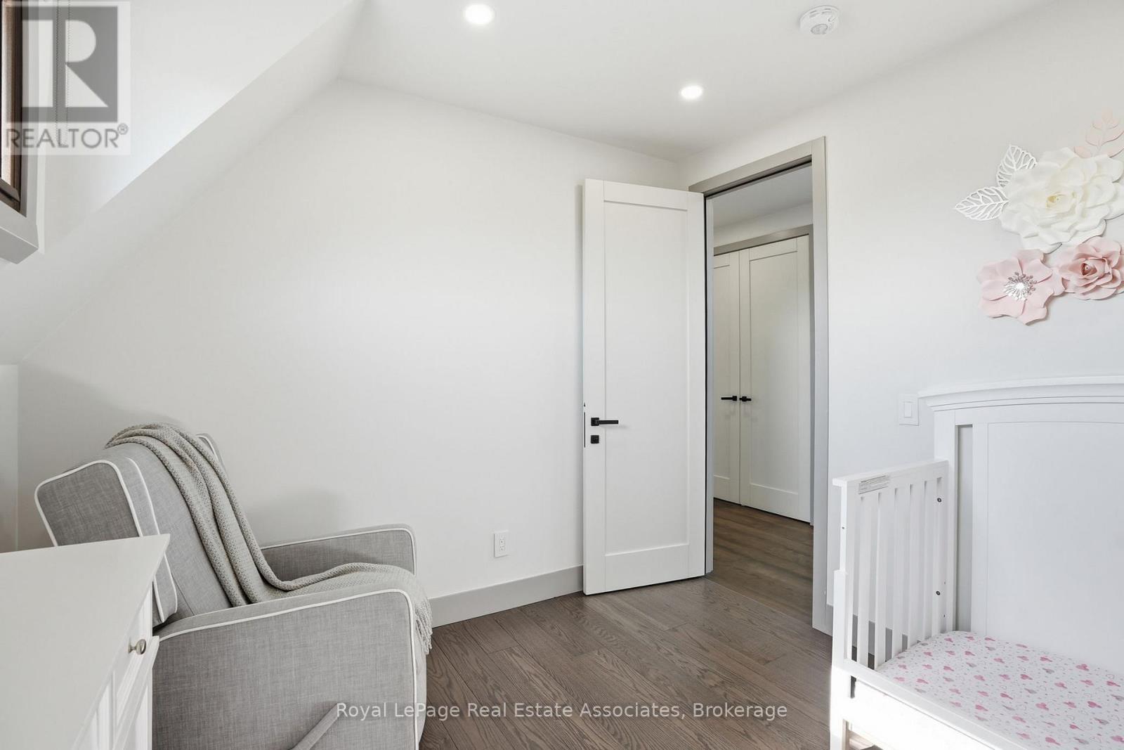 357B MELROSE STREET - 32