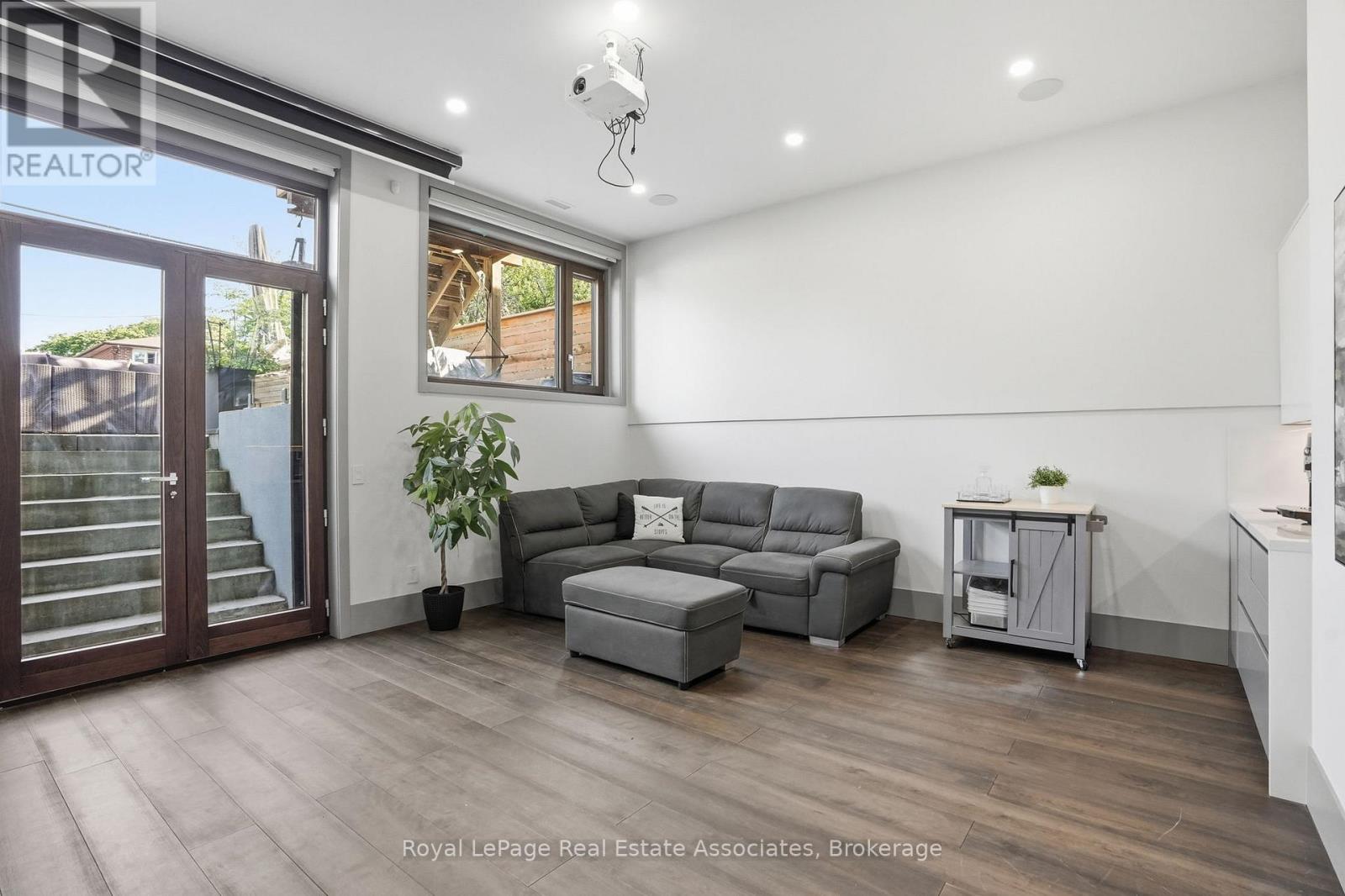 357B MELROSE STREET - 37