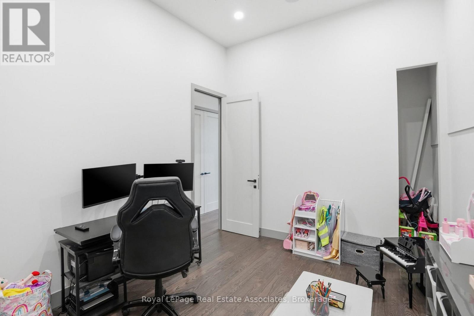 357B MELROSE STREET - 38