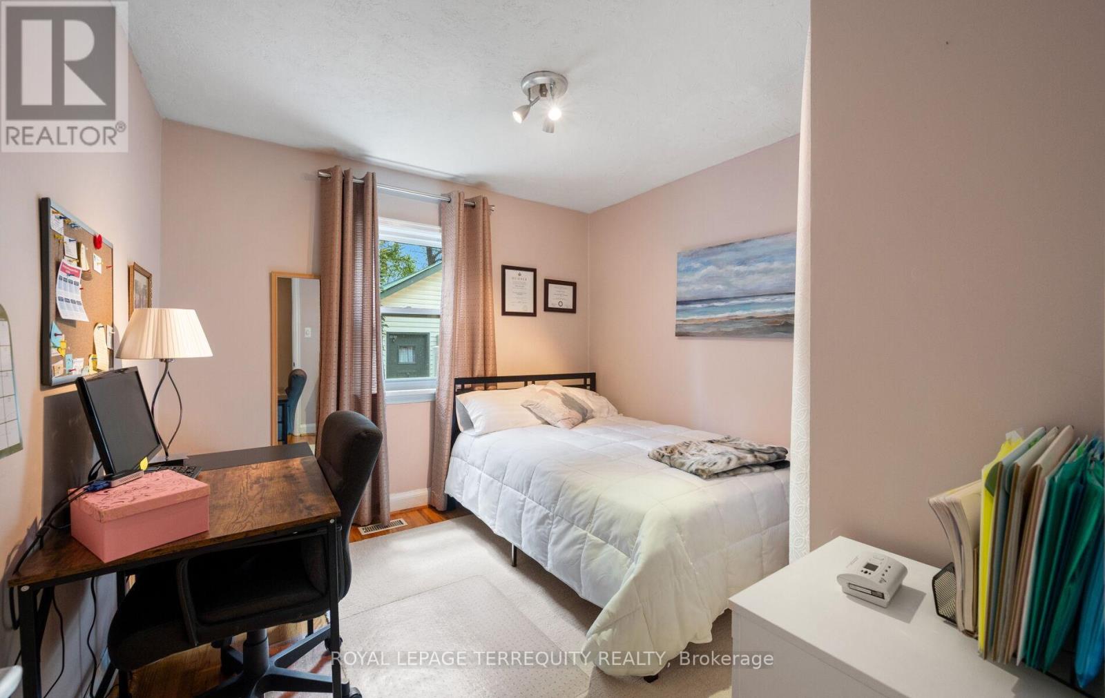 33 ROGERS ROAD - 25