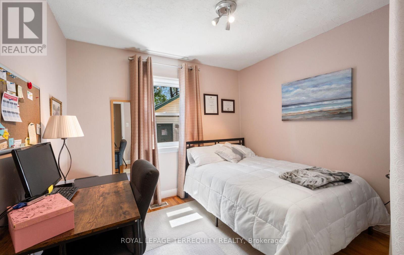 33 ROGERS ROAD - 26