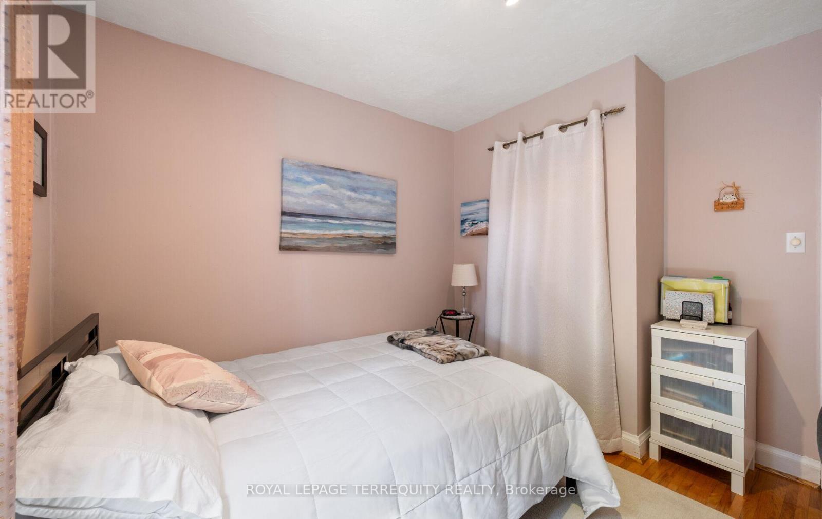 33 ROGERS ROAD - 27