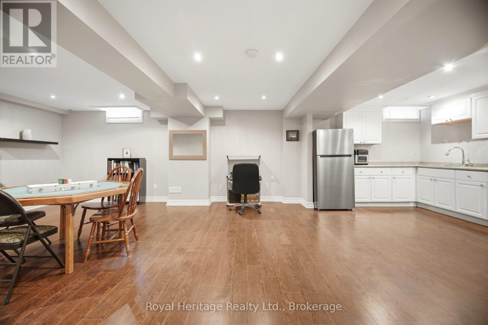 824 FETCHISON DRIVE - 32