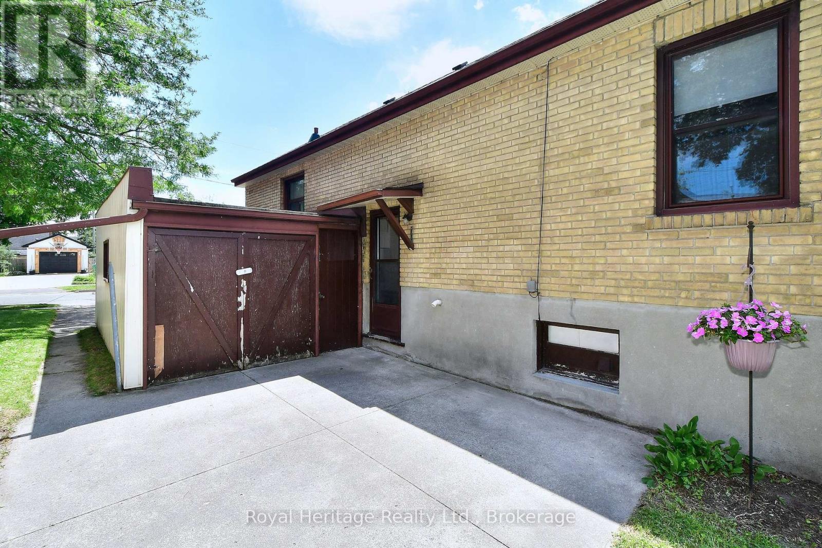 476 KING GEORGE STREET - 25