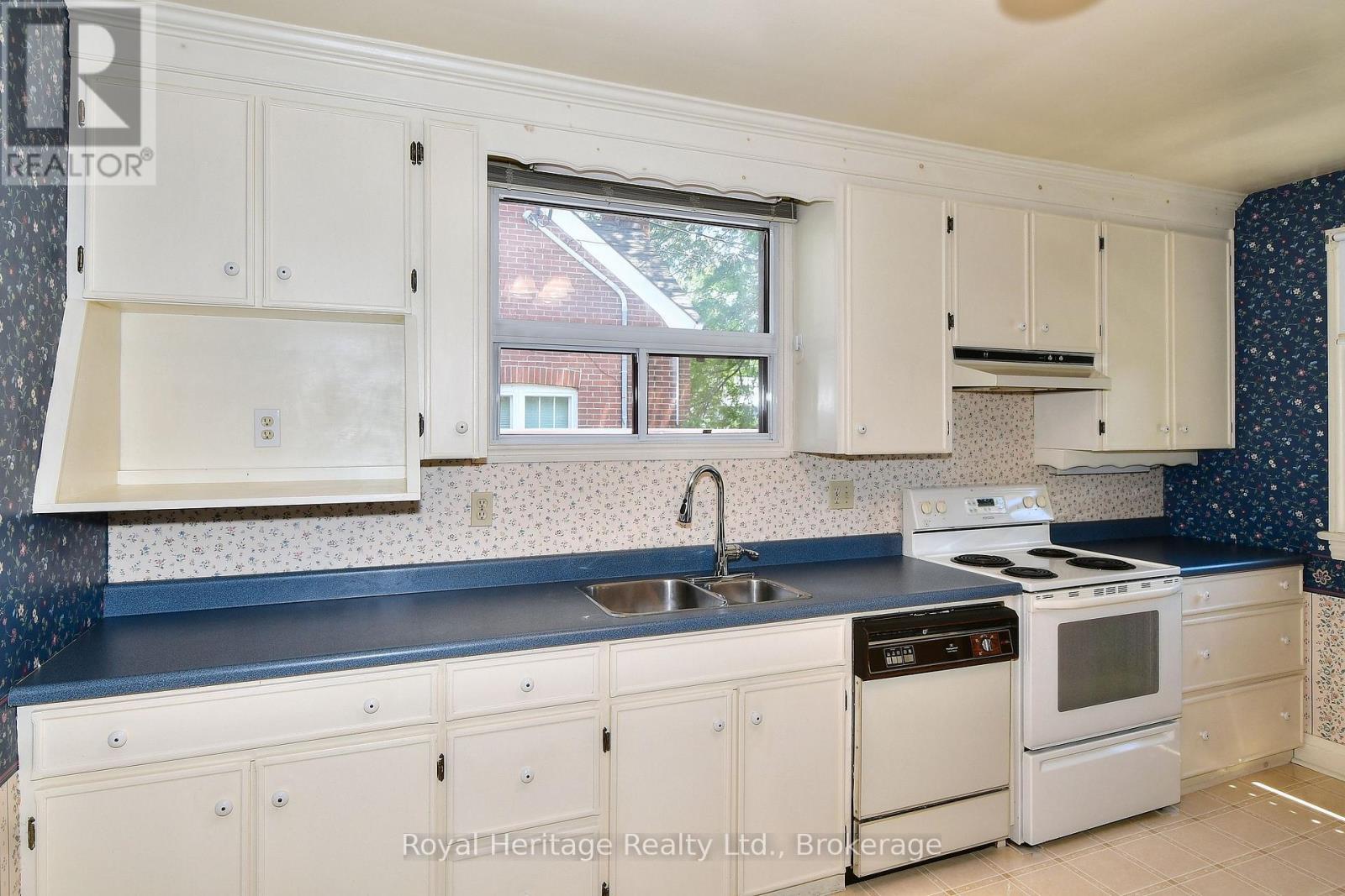 476 KING GEORGE STREET - 6
