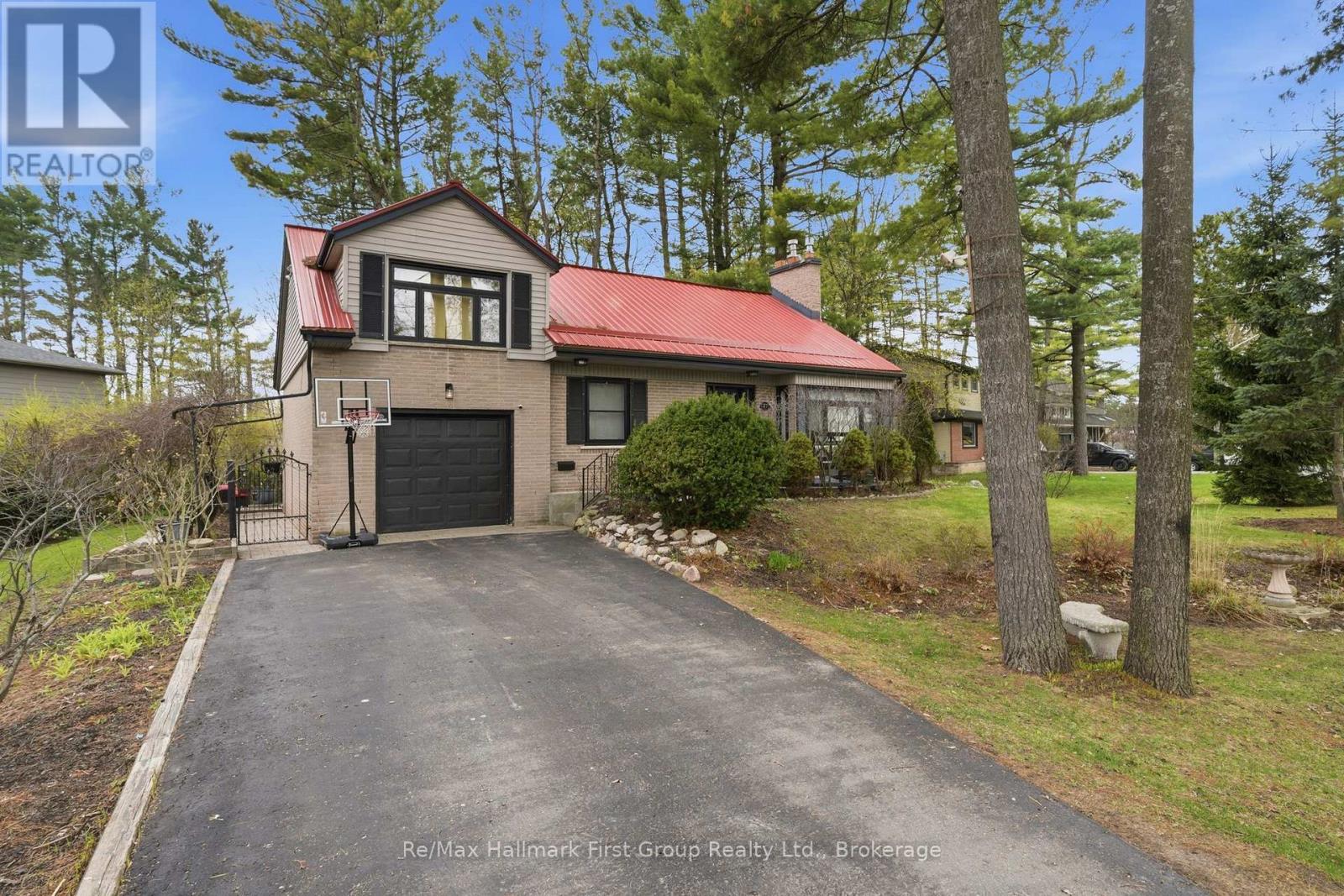 41 FREEMAN DRIVE - 1