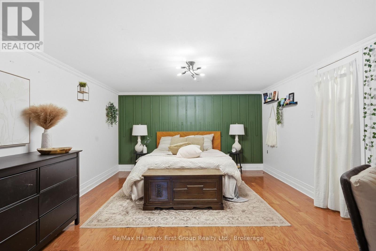 41 FREEMAN DRIVE - 33