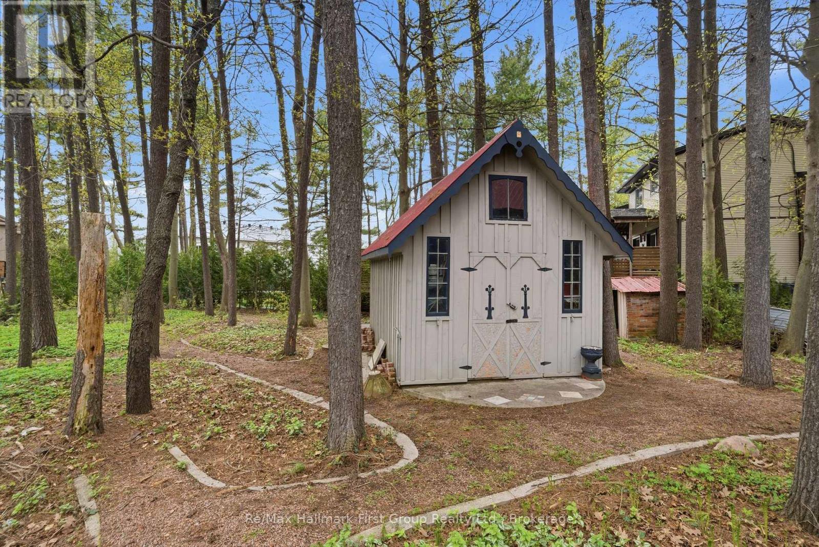 41 FREEMAN DRIVE - 43