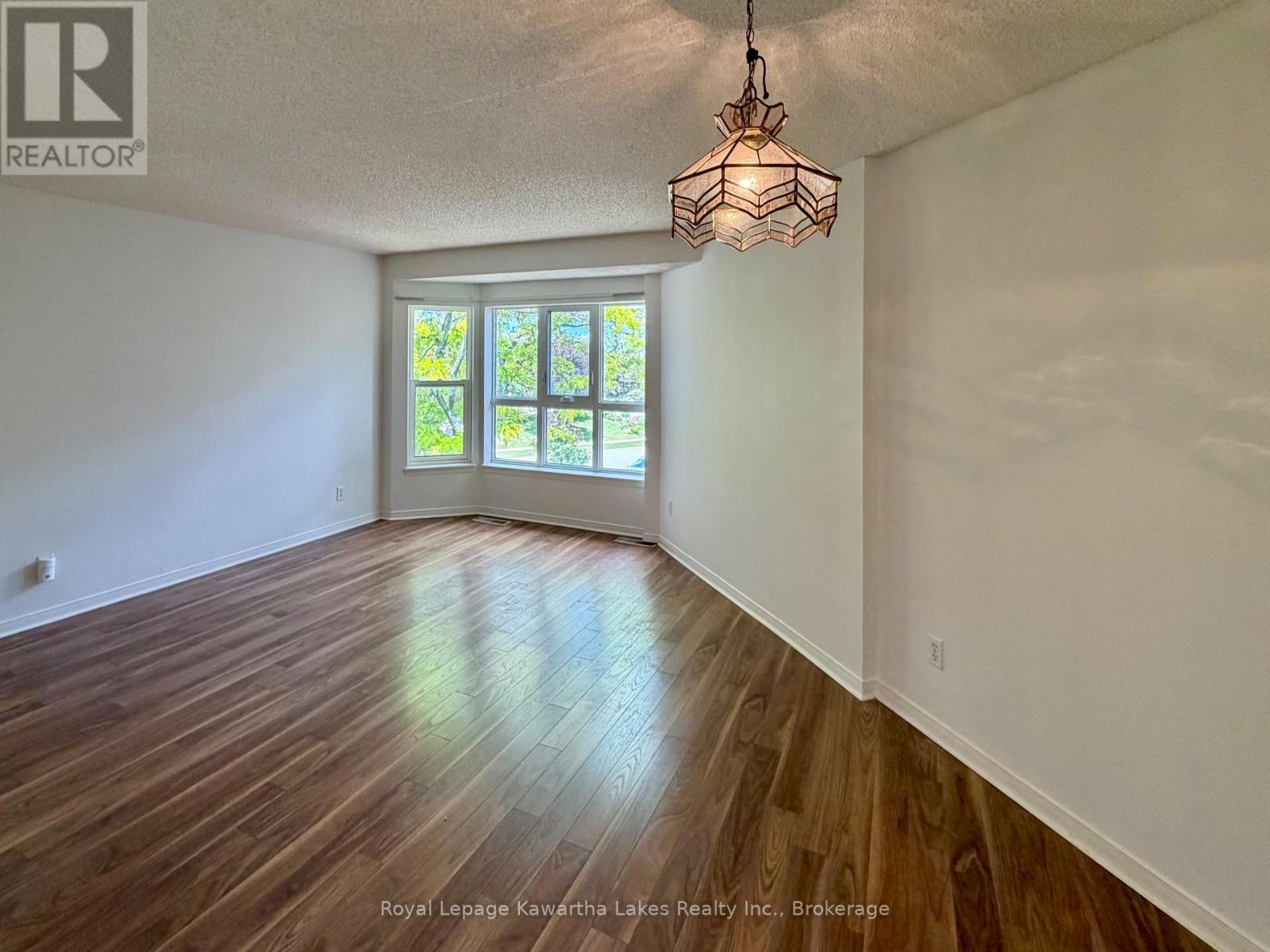 #303 4 HERITAGE WAY - 11