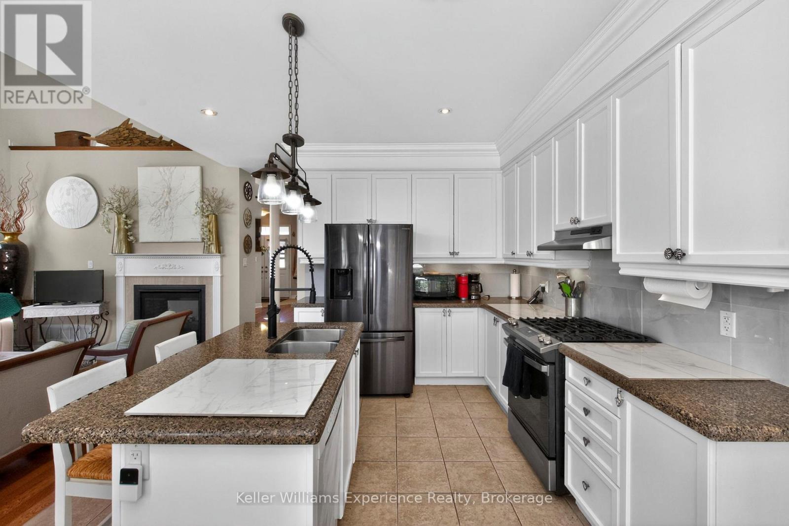 68 RIVERWALK PLACE - 14