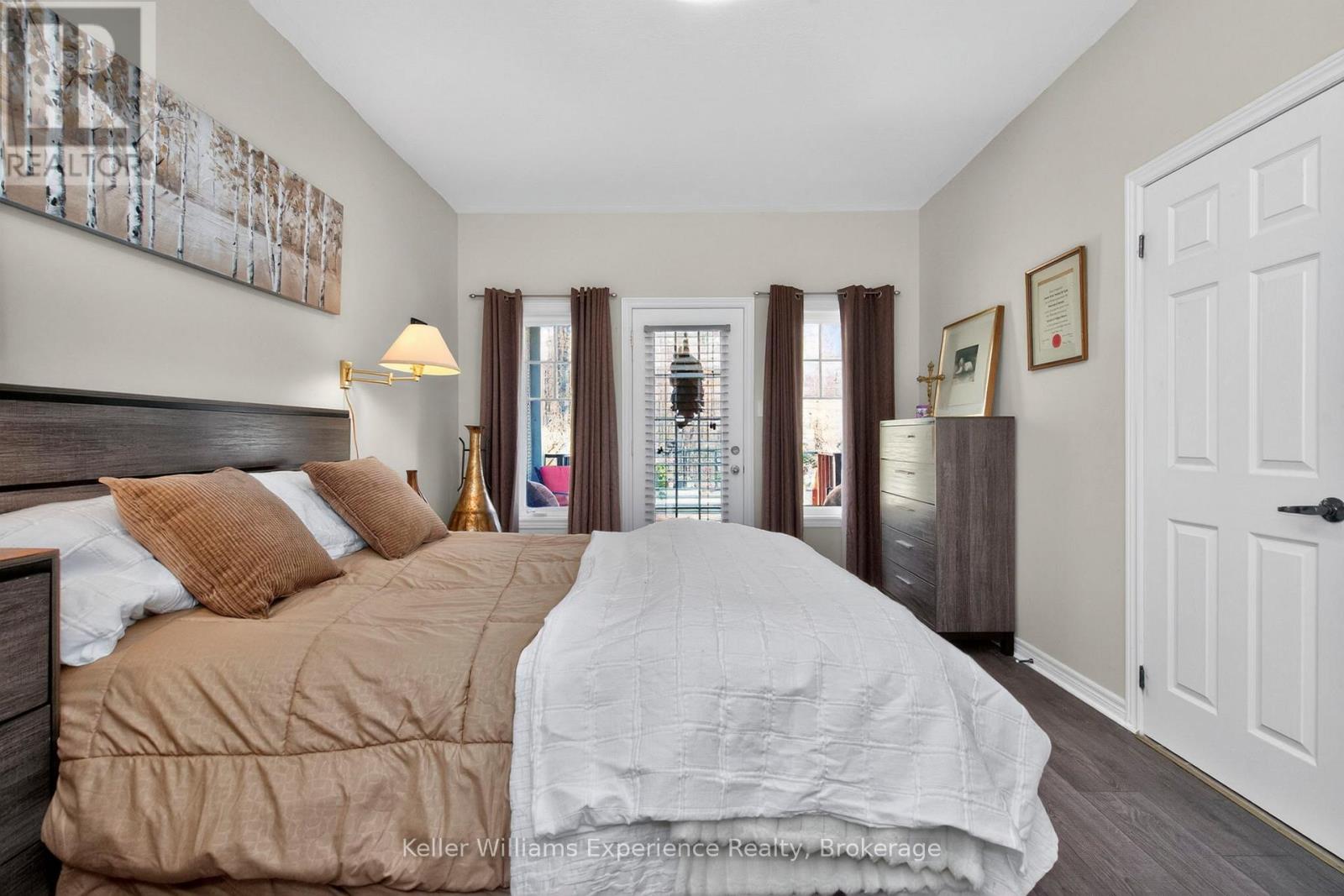 68 RIVERWALK PLACE - 22