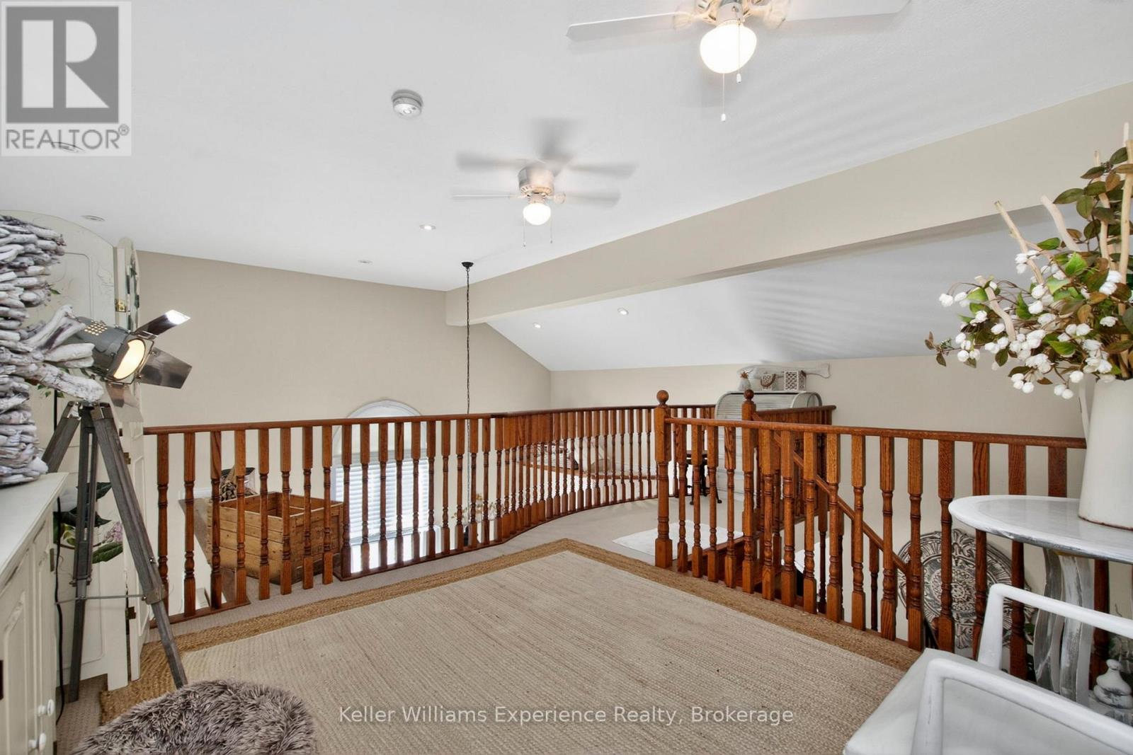 68 RIVERWALK PLACE - 33