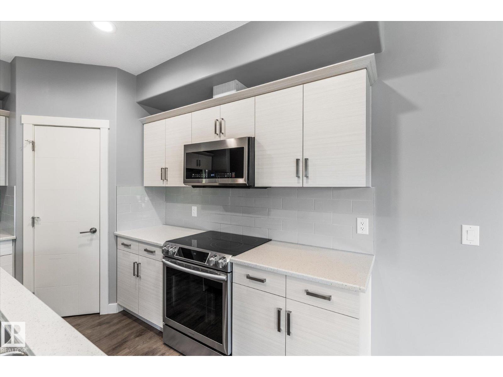 #75 8602 SOUTHFORT BV — photo 12