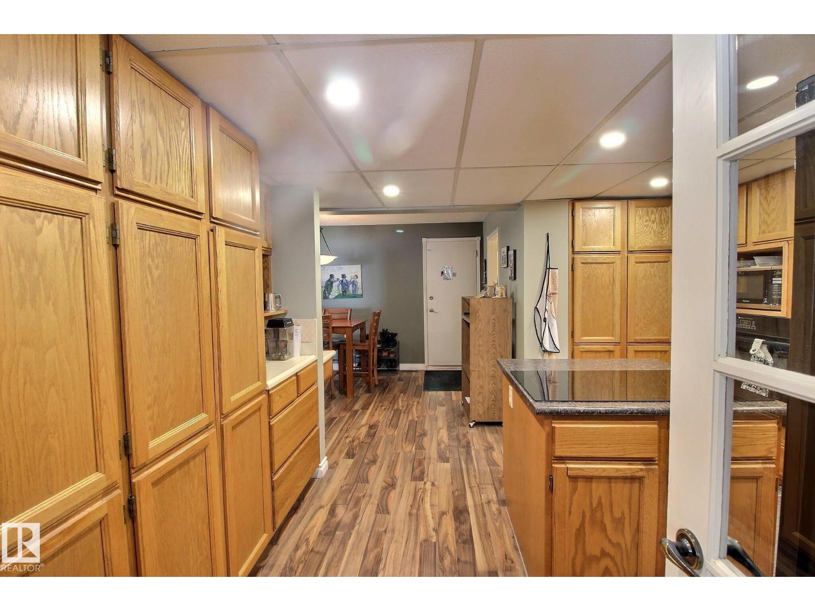 1035 109 ST NW - 12