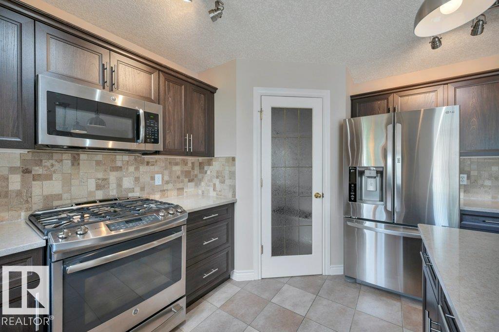 33 Chatwin RD — photo 14