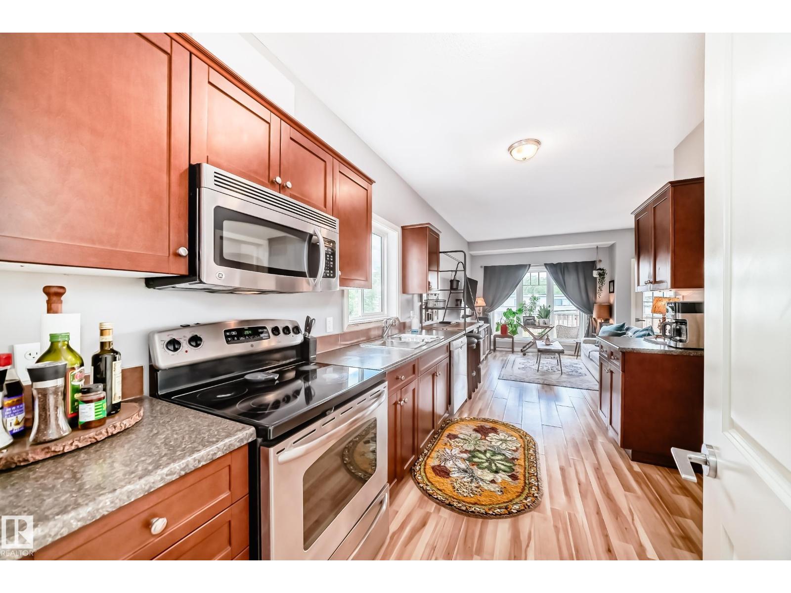 #7 11913 103 ST NW - photo 5