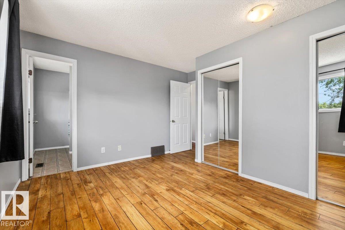 5807 52 AV — photo 17