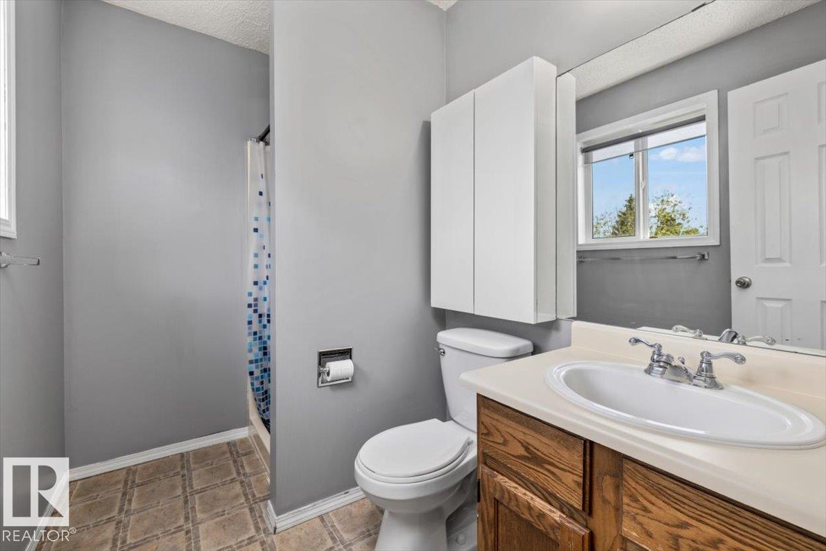 5807 52 AV — photo 18