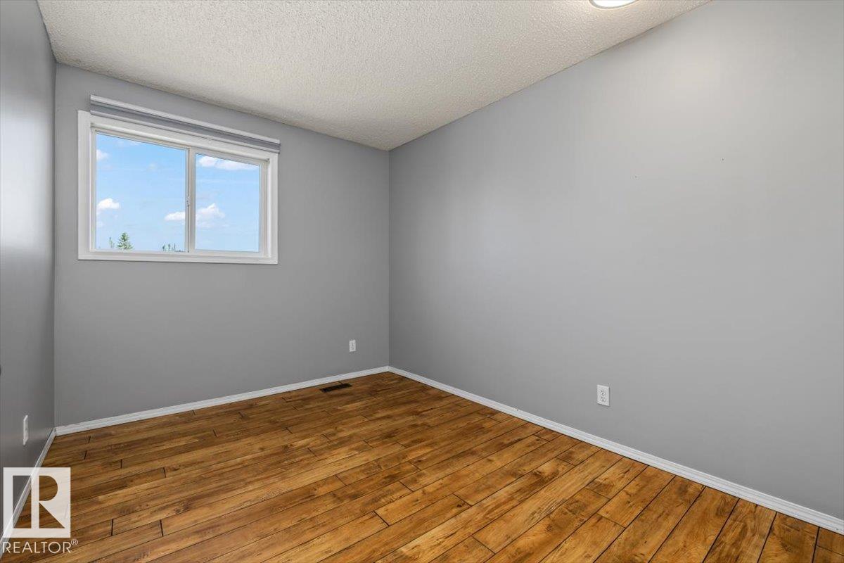 5807 52 AV — photo 20