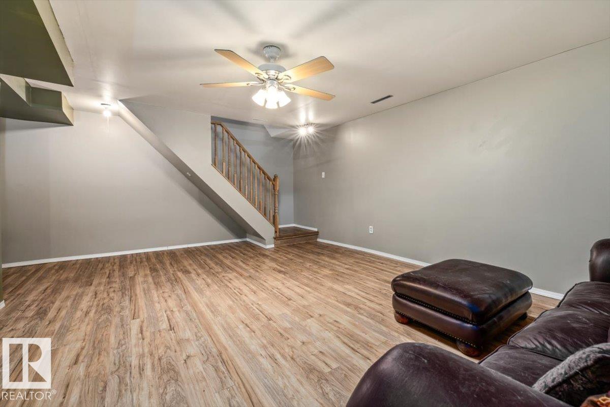 5807 52 AV — photo 22