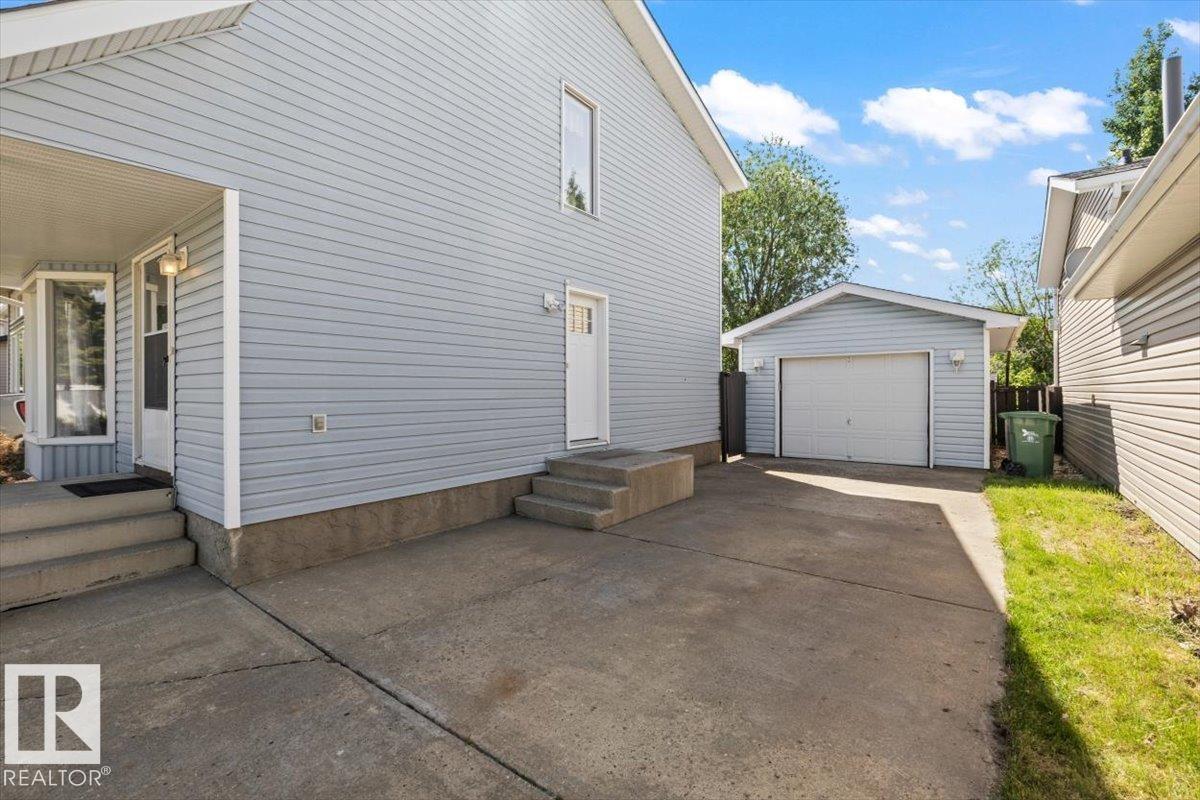 5807 52 AV — photo 25