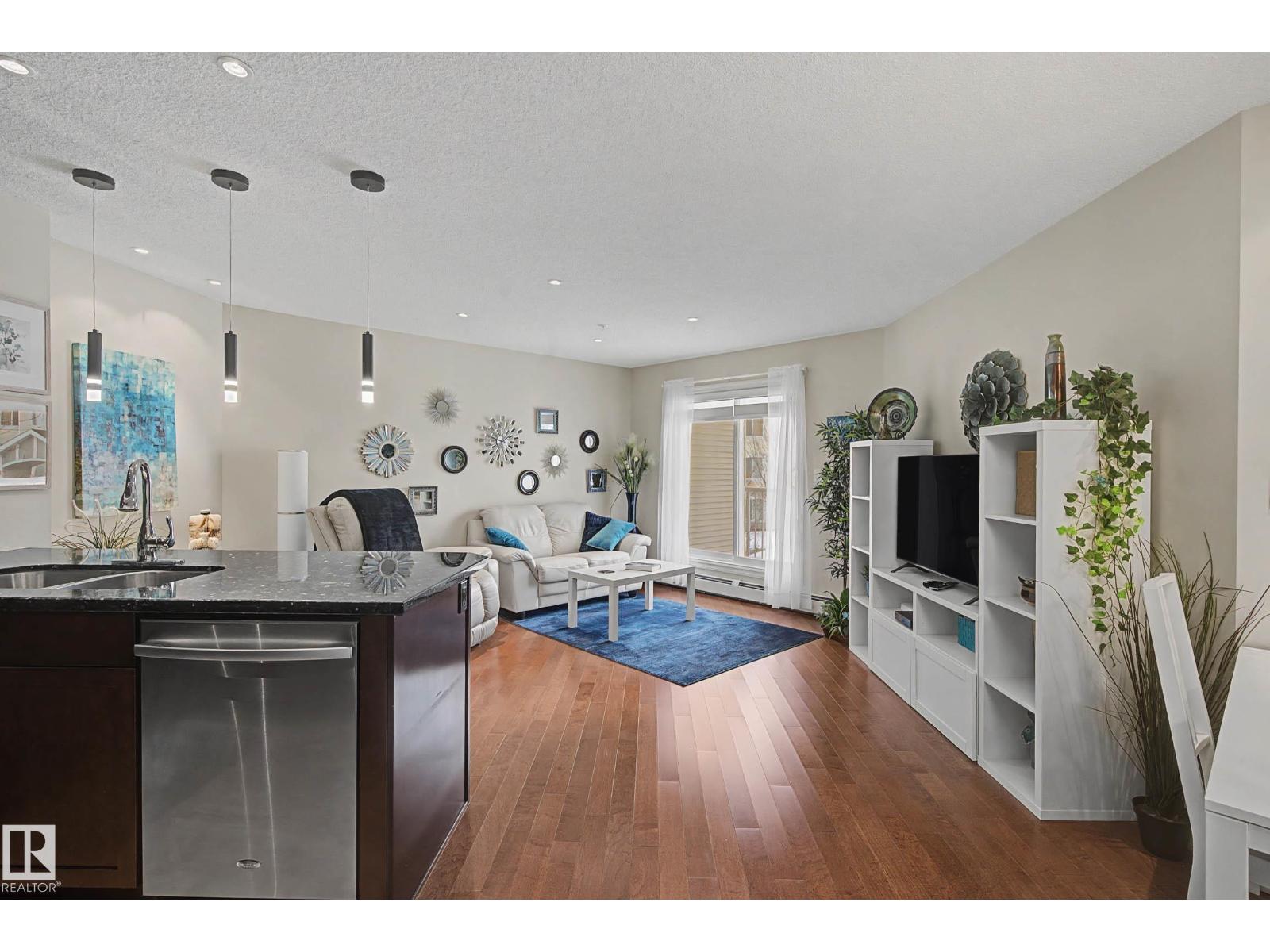 #210 2204 44 AV NW - 2