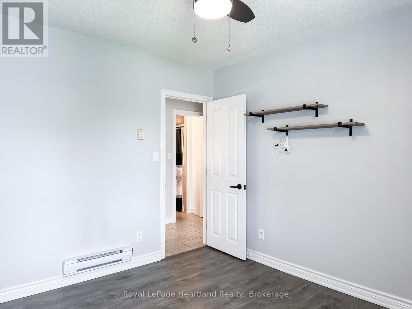 576 QUEEN STREET - 18