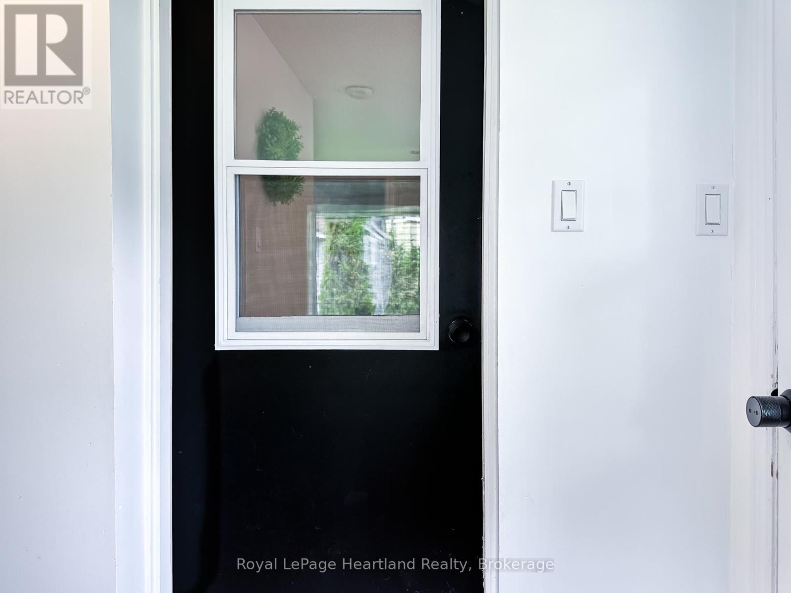 576 QUEEN STREET - 30