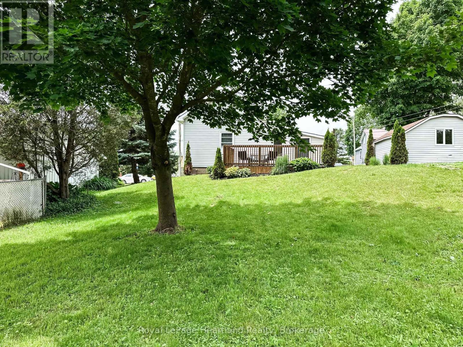 576 QUEEN STREET - 36