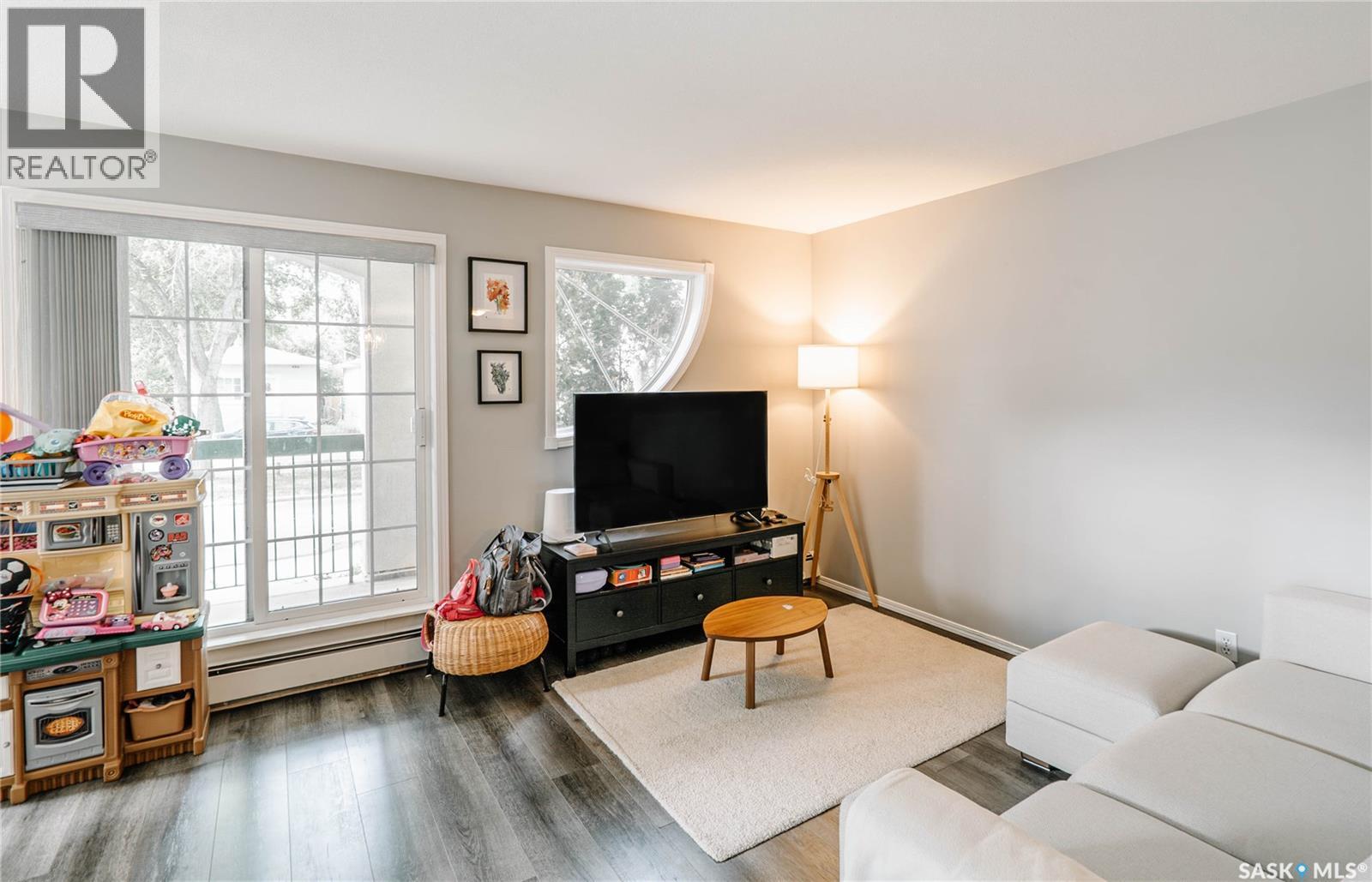 107 521 Main STREET - photo 4