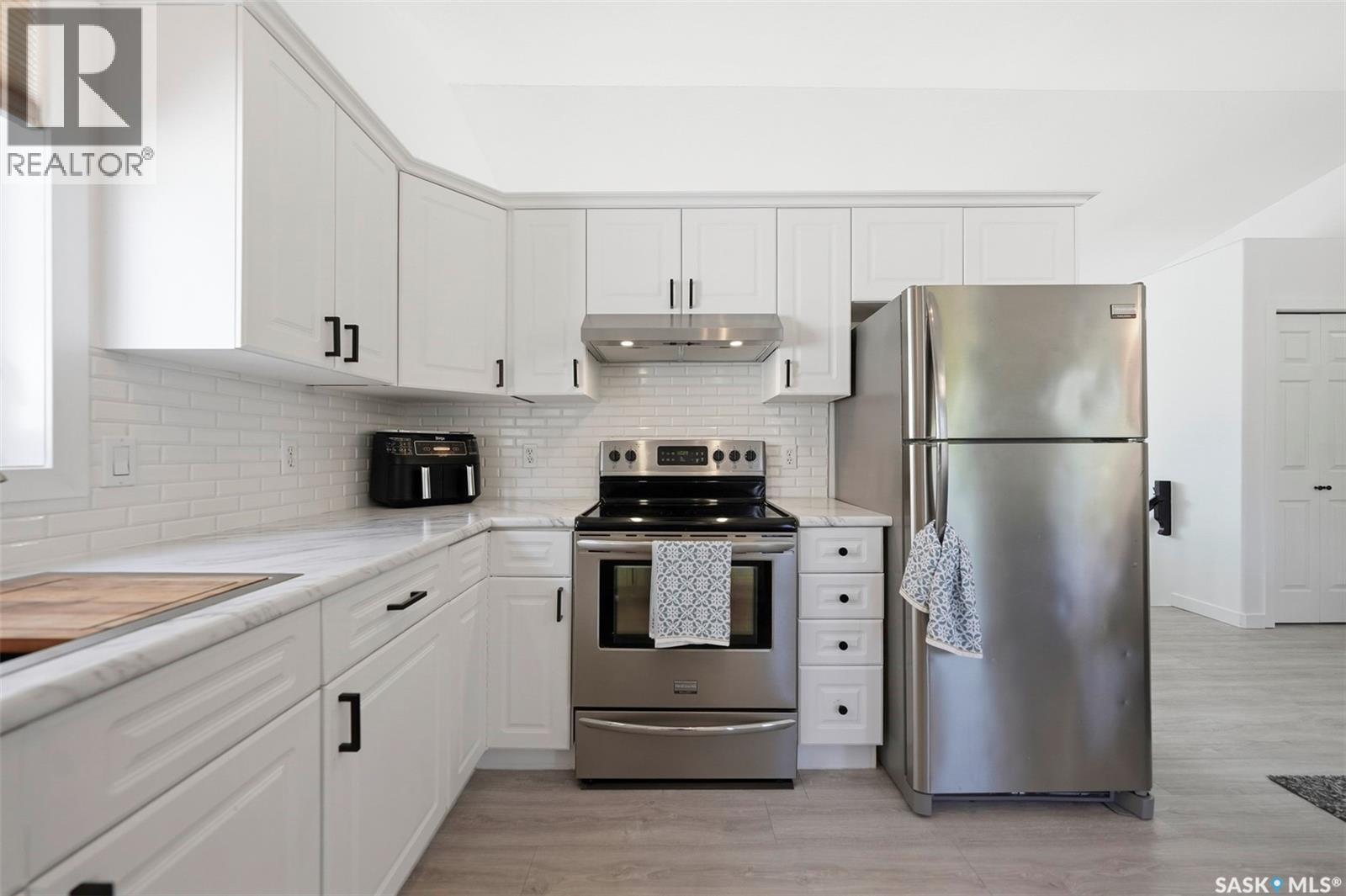 207 Sumner CRESCENT — photo 14