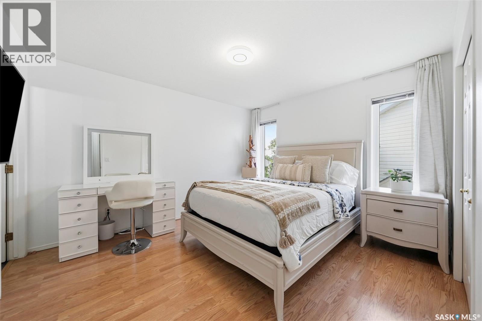 207 Sumner CRESCENT — photo 16