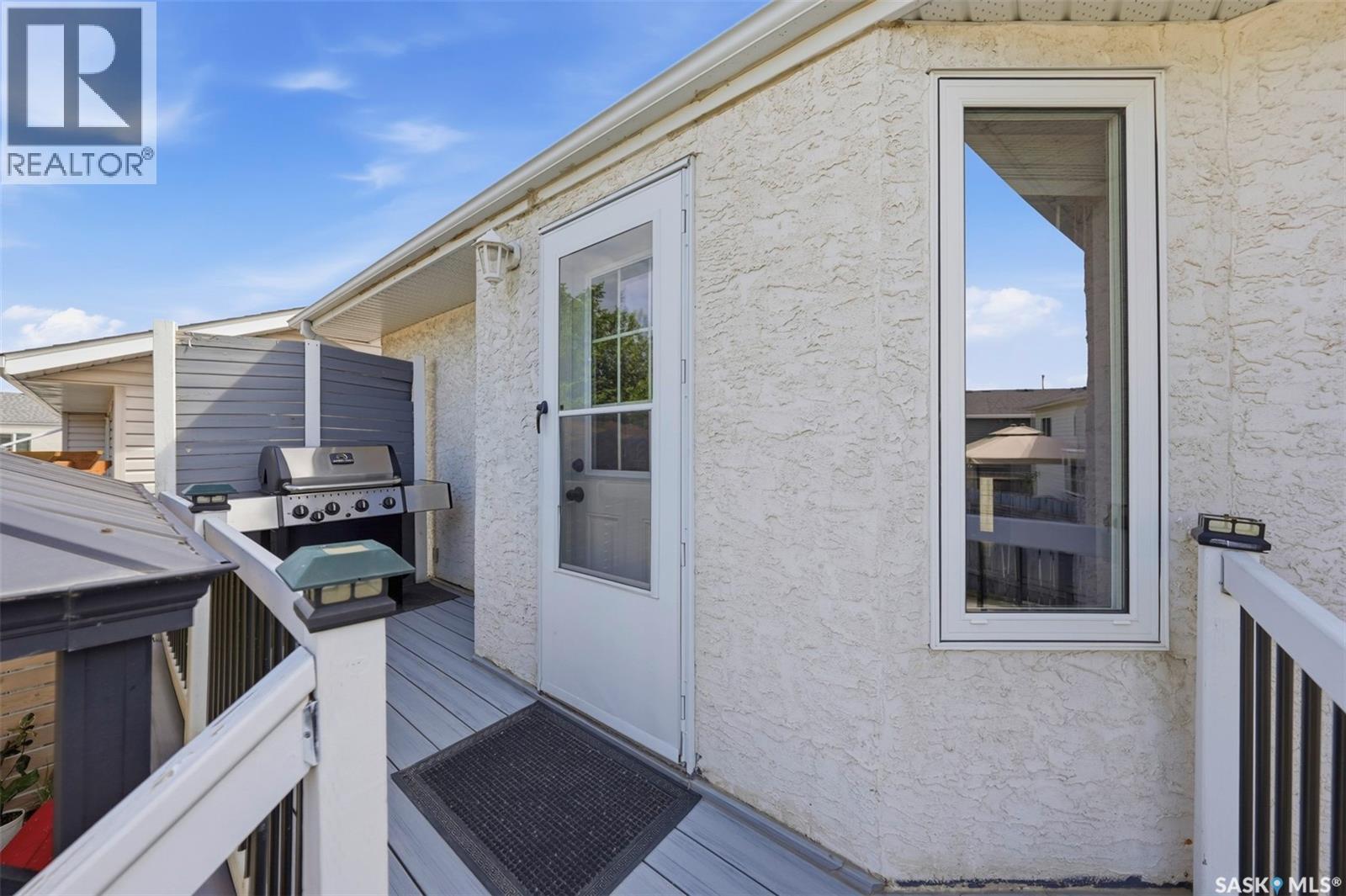 207 Sumner CRESCENT — photo 33