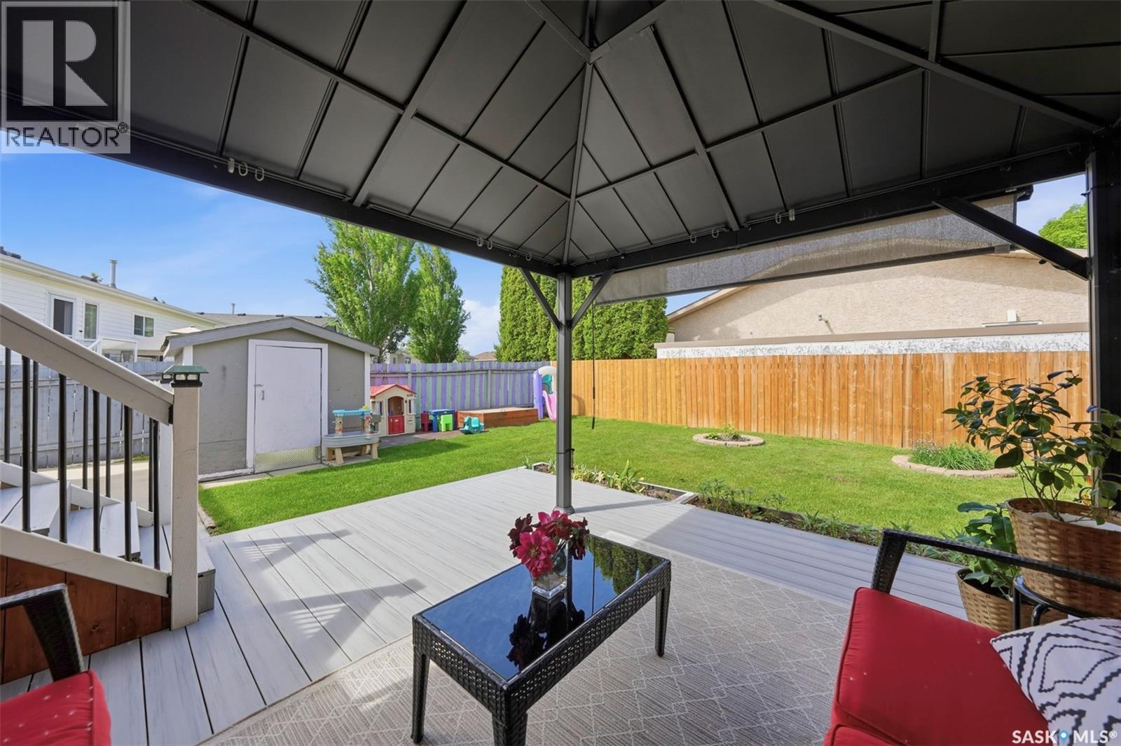207 Sumner CRESCENT — photo 39