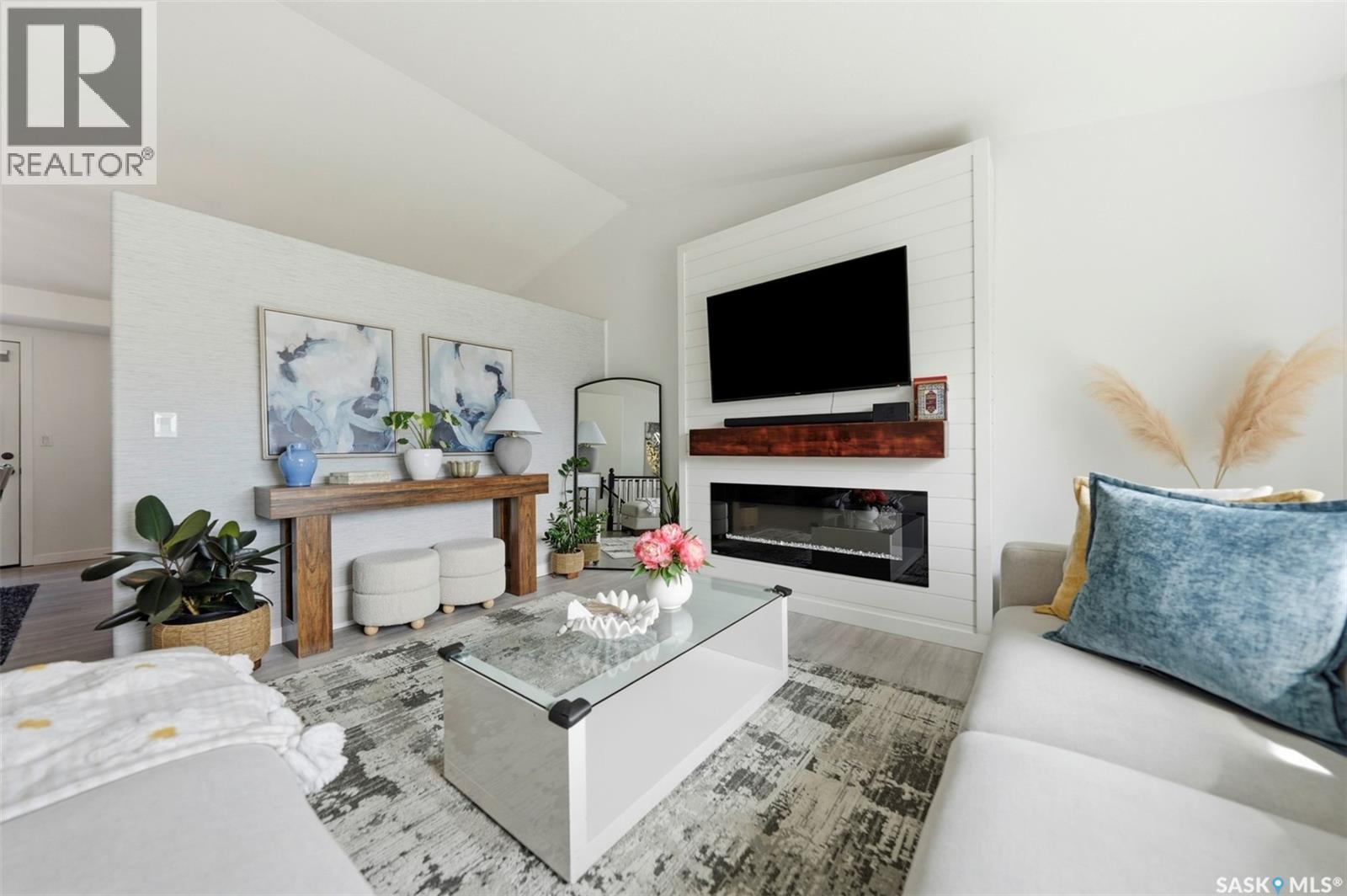 207 Sumner CRESCENT — photo 7