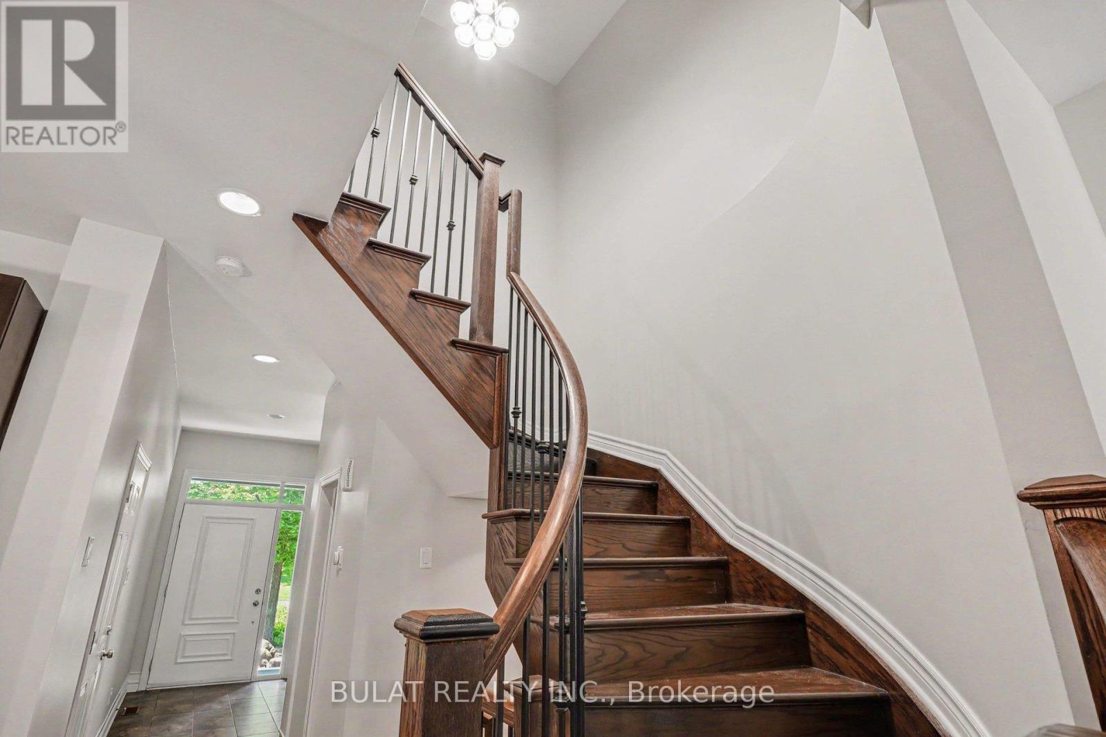 3 Bed, 3 Bath House for Sale in Ottawa – 20 MCCOOEYE LANE, Ottawa – MLS# X13427512 - Image 15