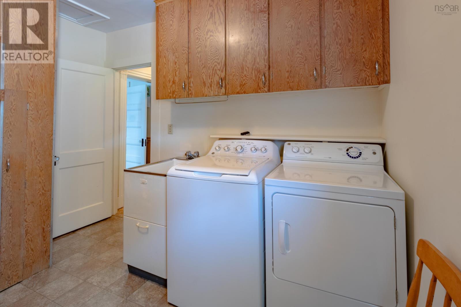 9086 Highway 1 - 14