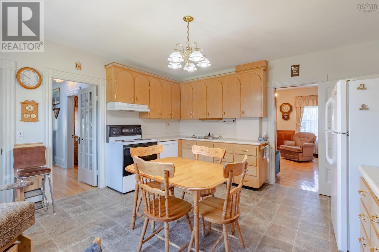 9086 Highway 1 - 18