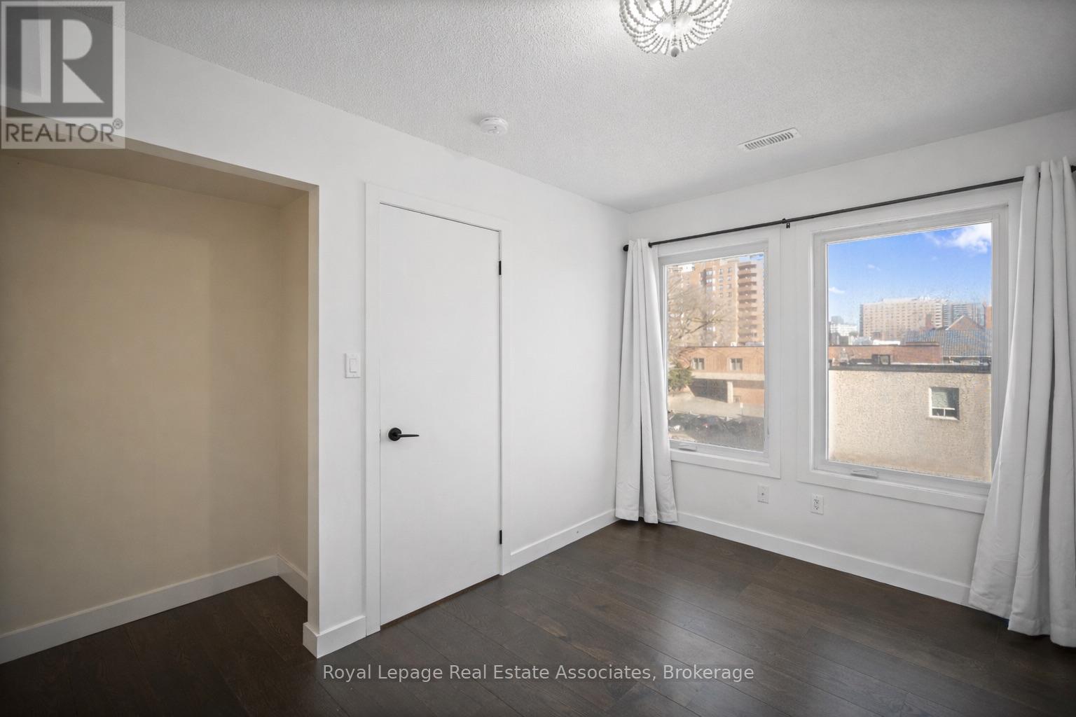 #40 2059 WESTON ROAD - 18