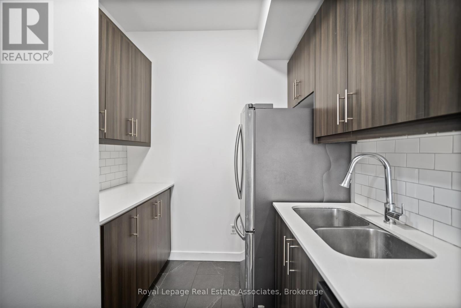 #40 2059 WESTON ROAD - 13