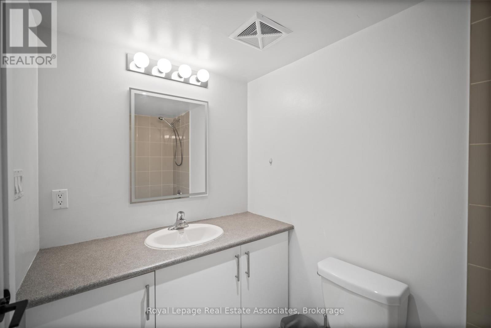 #40 2059 WESTON ROAD - 23