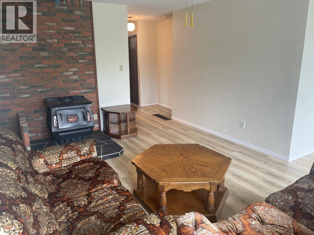 6528 Main Street, Oliver