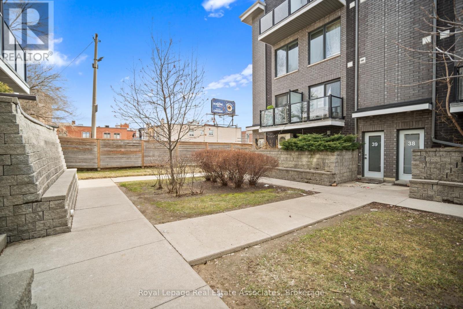#40 2059 WESTON ROAD - 36
