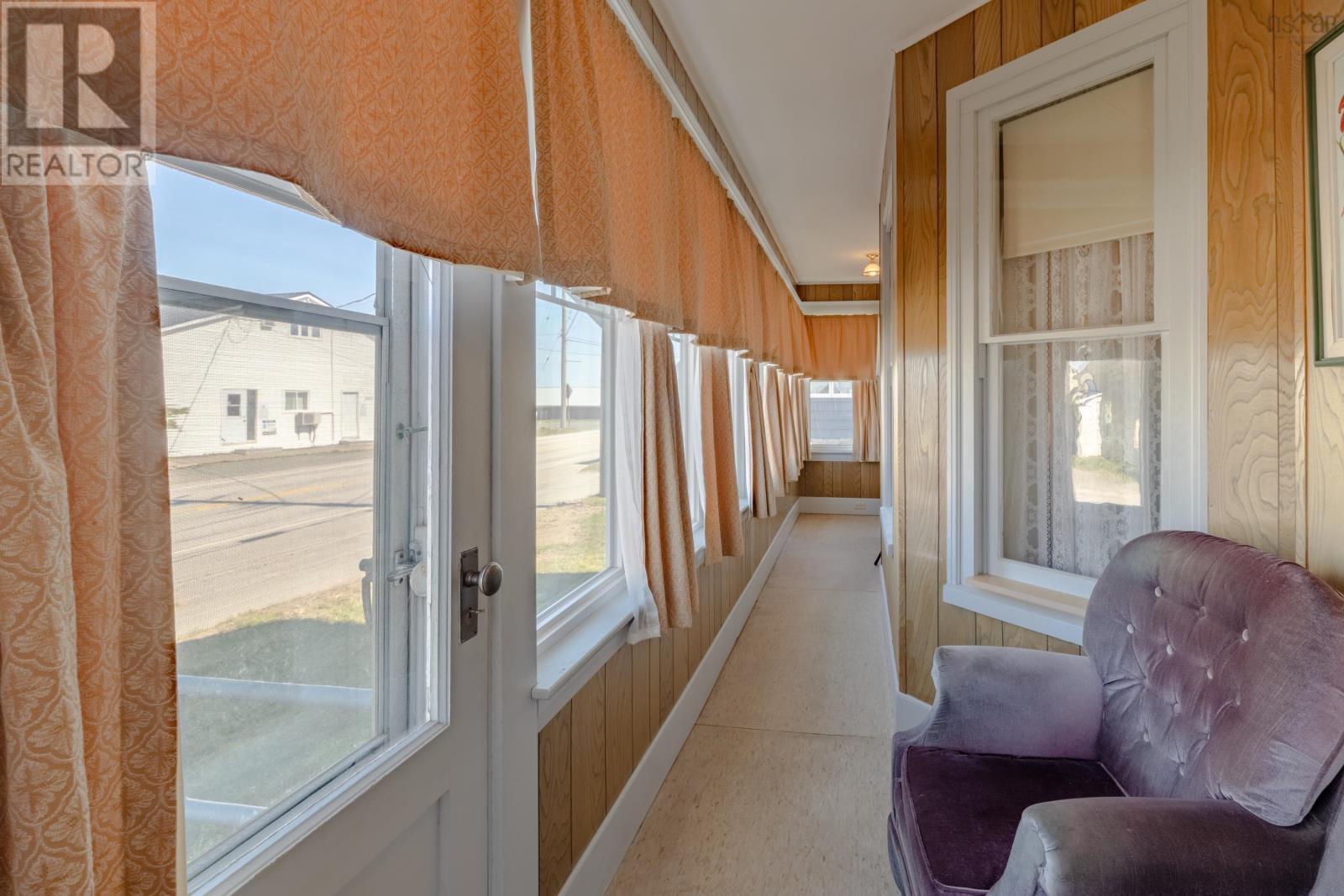 9086 Highway 1 - 31