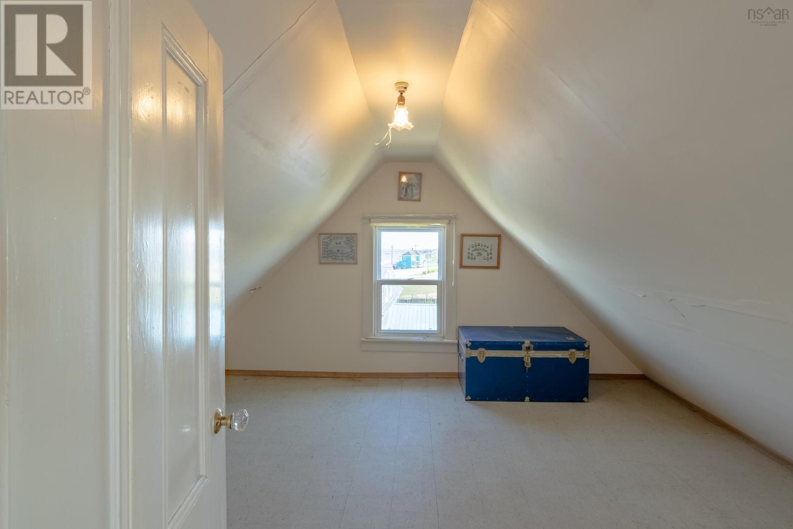 9086 Highway 1 - 47