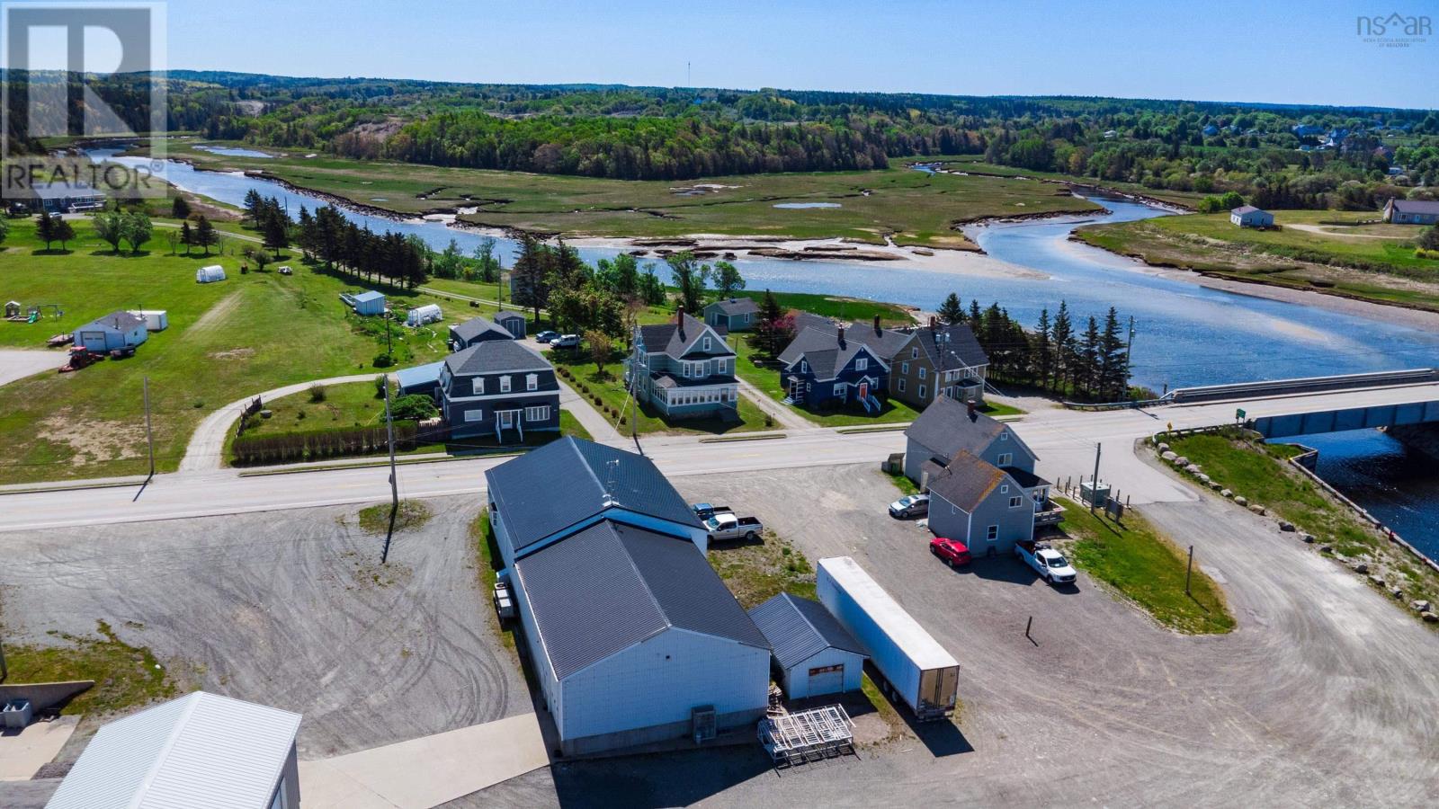 9086 Highway 1 - 6