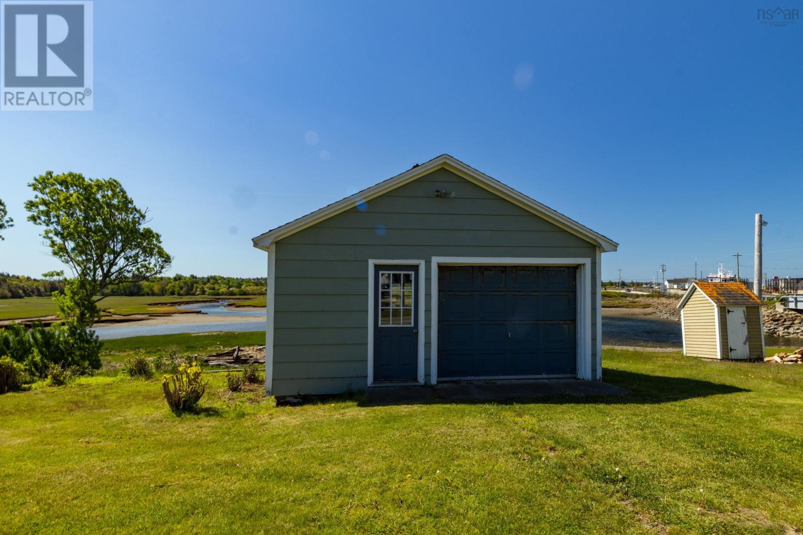 9086 Highway 1 - 50