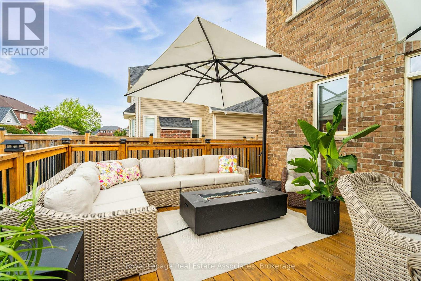 17 MITCHELL CRESCENT - 38